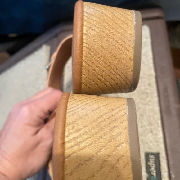 Adorable Sandals - Picture 6 of 6